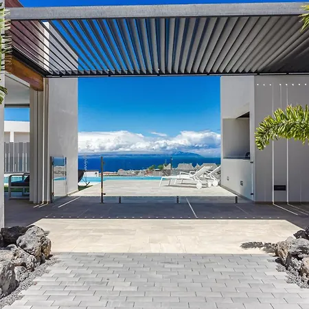 Upper - Playa Paraiso